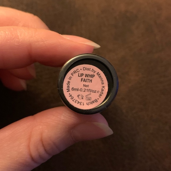 MANNA KADA - Lip Whip in Faith - Picture 5 of 8